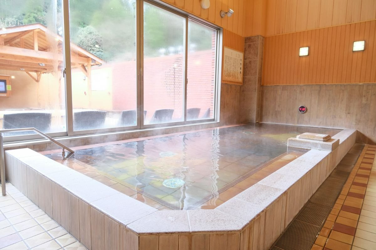 大浴場は露天風呂を併設