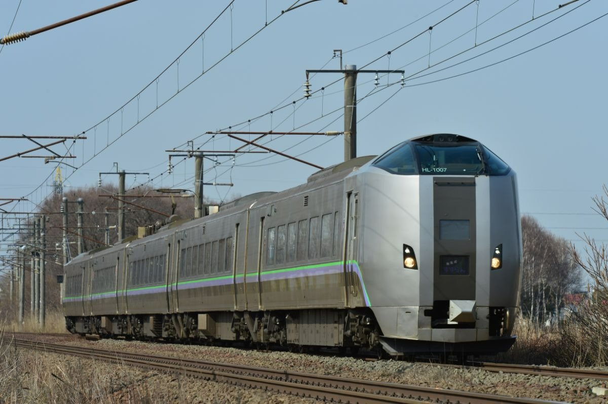 長万部駅〜岩見沢駅間の約211キロを走る室蘭本線