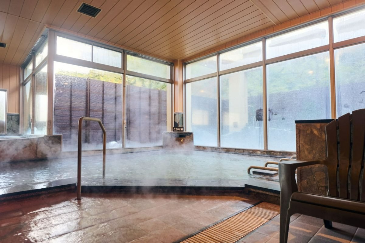 その名のとおり、大浴場のメイン浴槽の「とろみ浴」