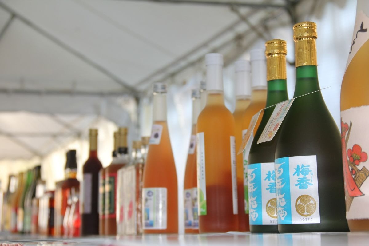日本全国から出品される120種類以上の梅酒の試飲・即売などが行なわれる「全国梅酒まつりin水戸」