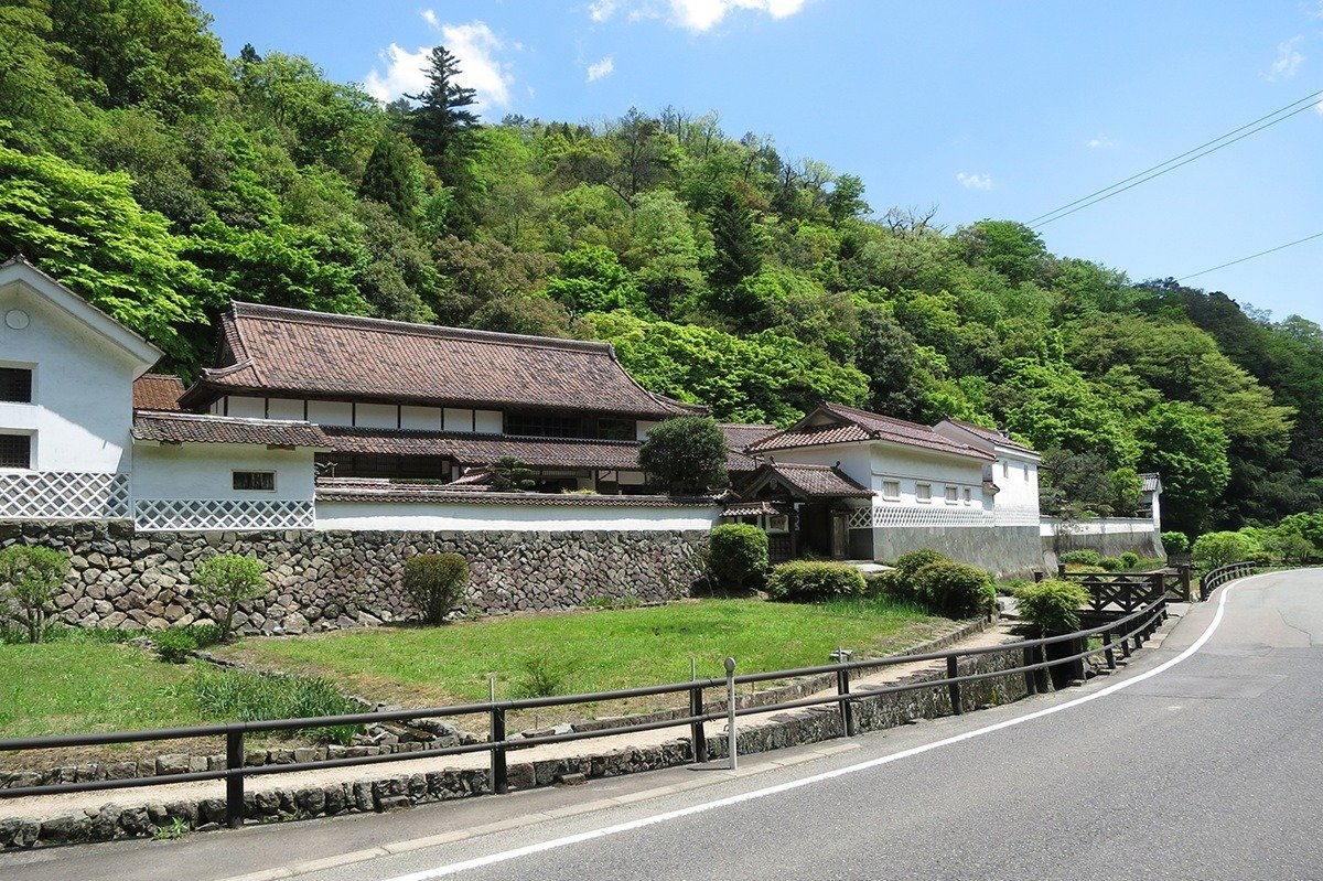 時代と景色の違いが楽しめる4つの庭園群がある旧堀氏庭園
