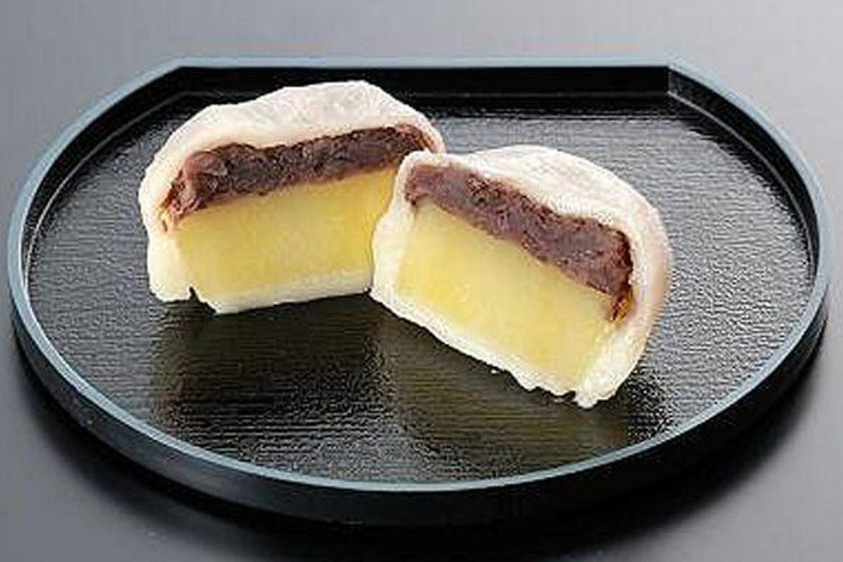 サツマイモとつぶあんを小麦粉の生地で包んで蒸した「いきなり団子」