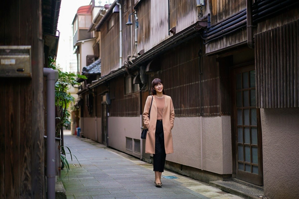 寿司店を探しつつ古町をそぞろ歩き。路地も素敵