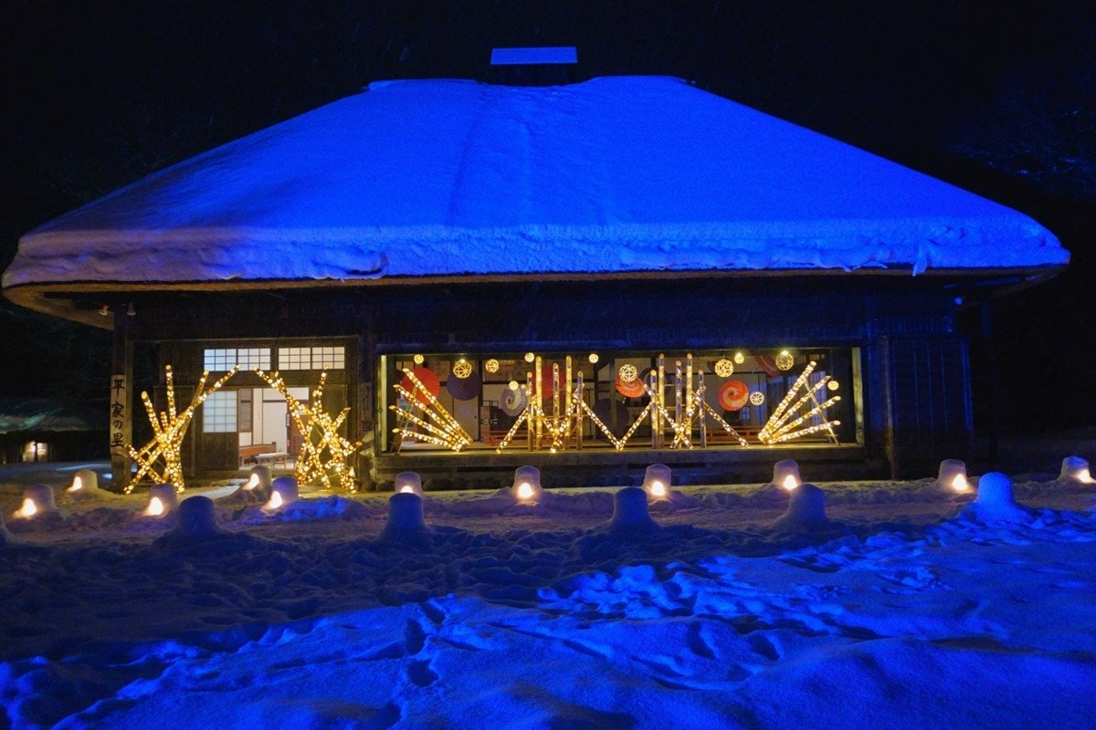 「平家あかり」とミニかまくらの夜灯が競演