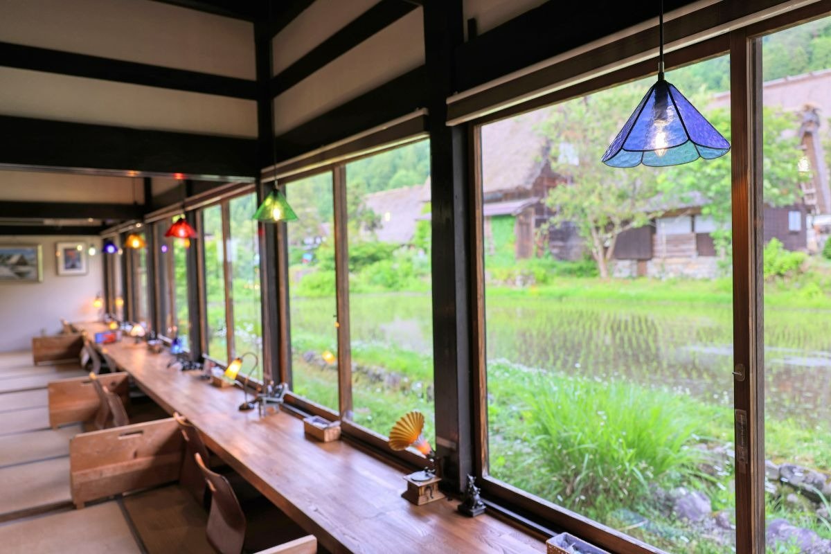 座椅子でゆったりくつろげます