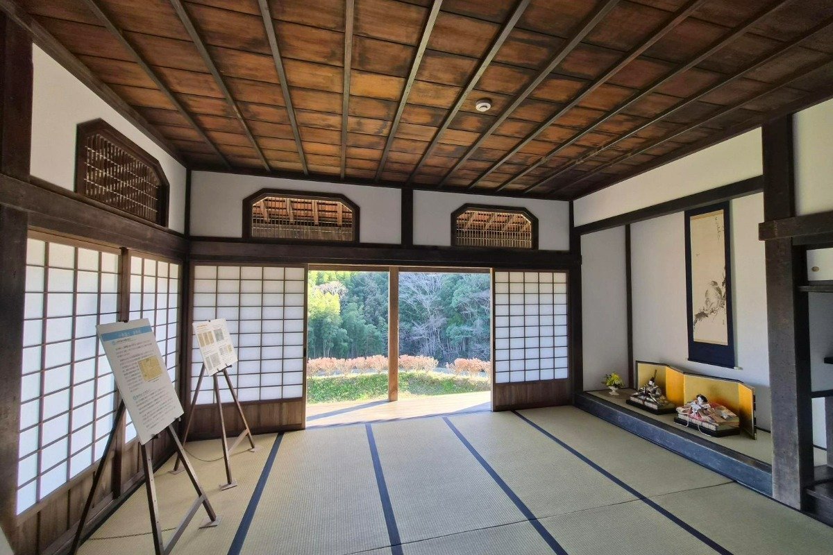 風通しのよい居間。