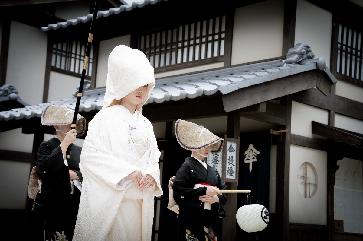 花嫁が村内を練り歩く「花嫁道中 桜の宴」