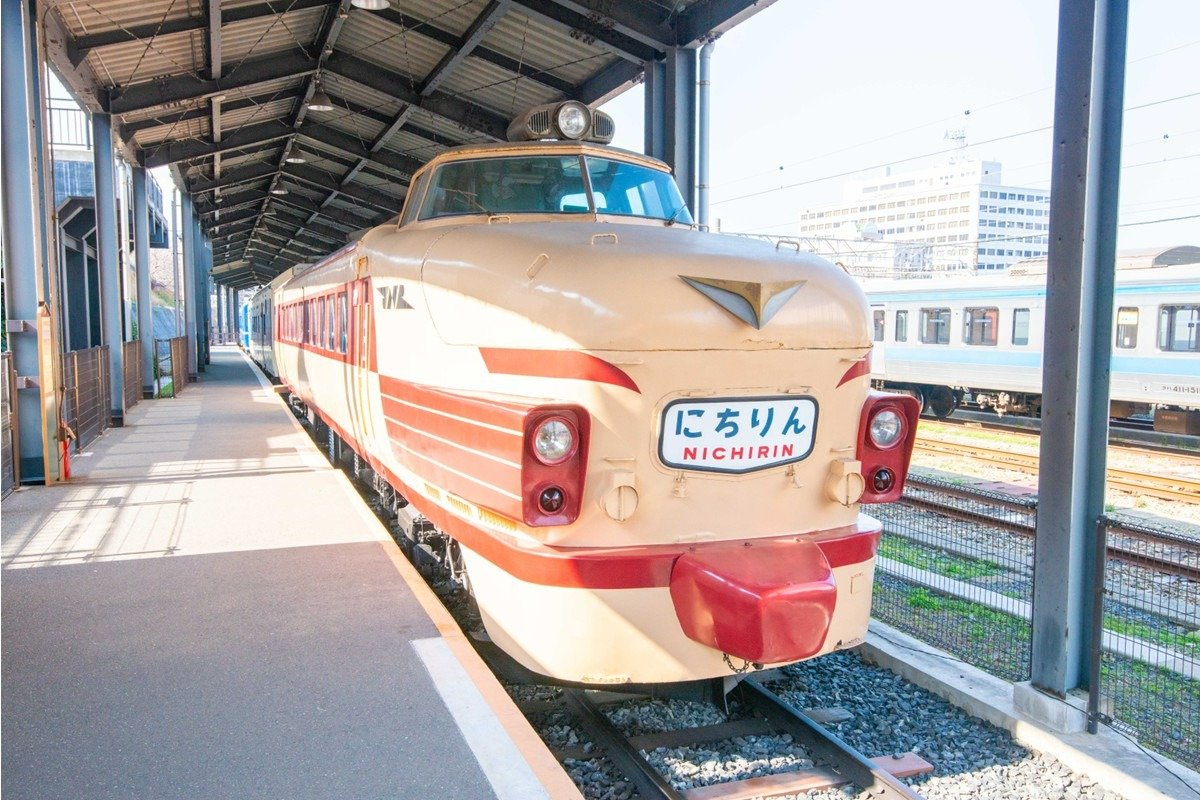 車両展示場の「日本国有鉄道 クハ481 603号」。車内見学も可能です