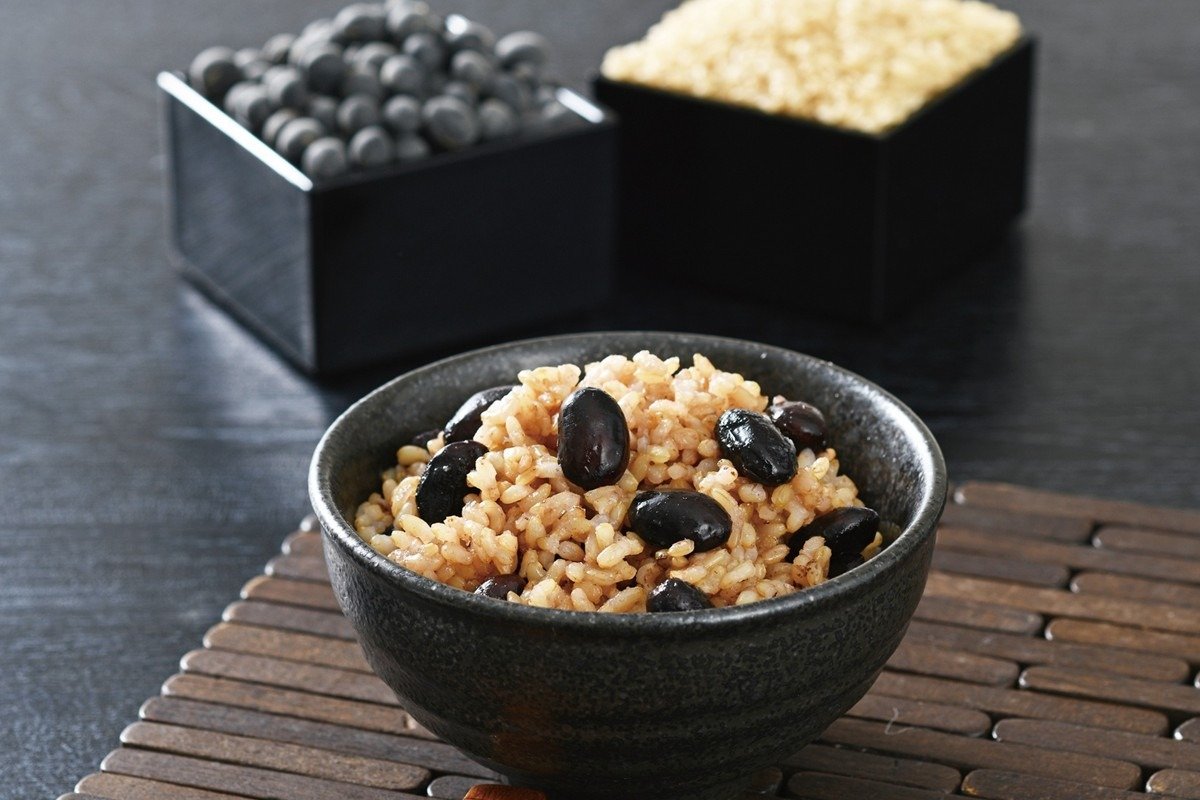 「ふっくら黒豆玄米ごはん」（料理はイメージ）