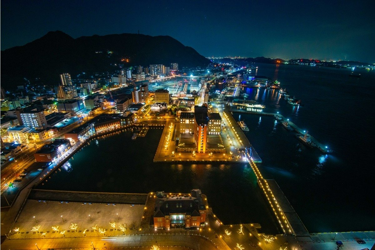 「日本夜景遺産」に認定されている「門司港レトロ展望室」からの夜景
