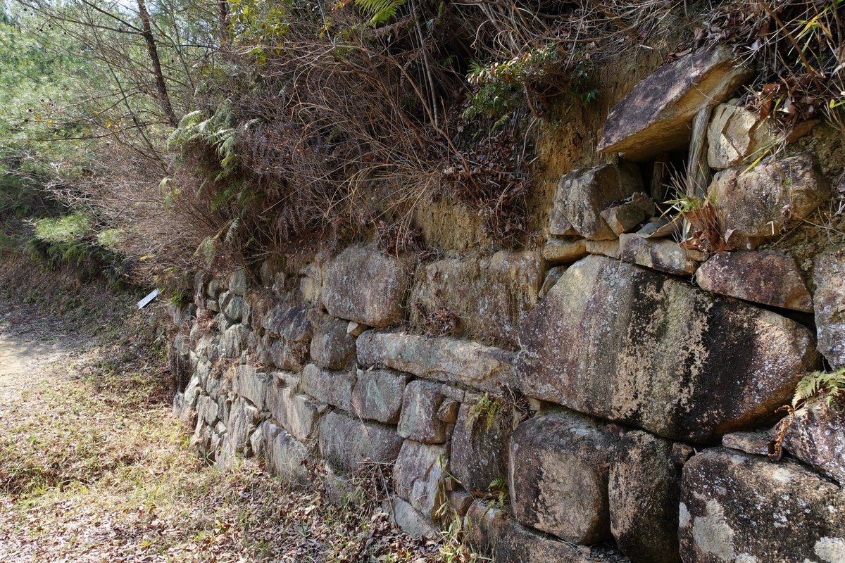城郭内の水の排水門