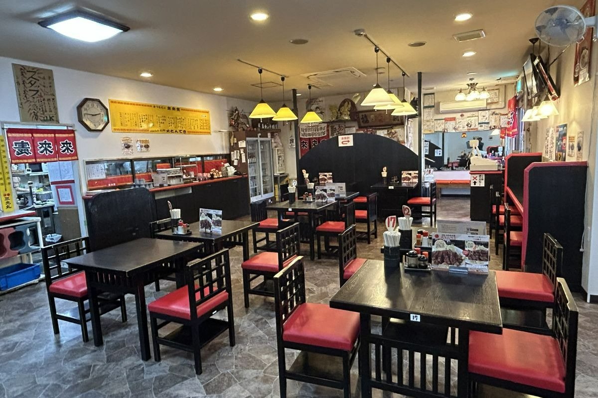 庶民的な雰囲気の店内