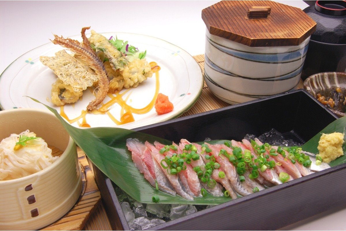 店の一番人気の「いわし膳」1650円