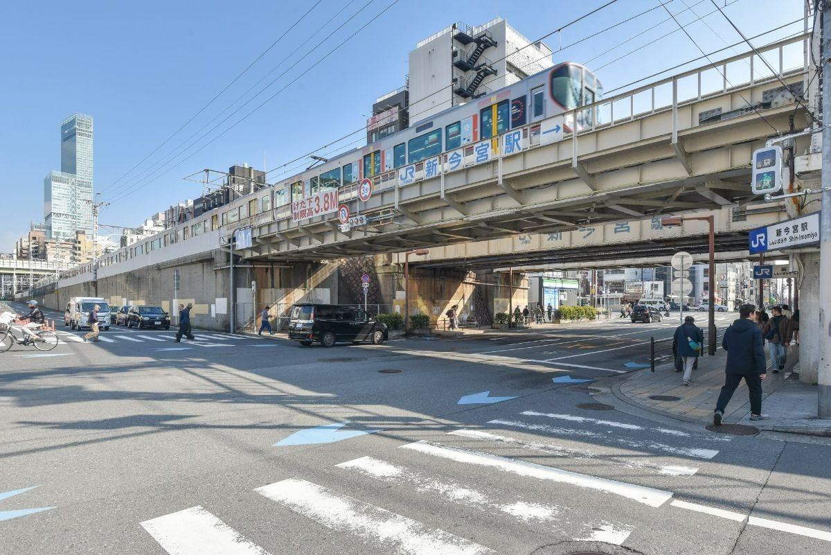 新世界エリアに隣接する新今宮駅