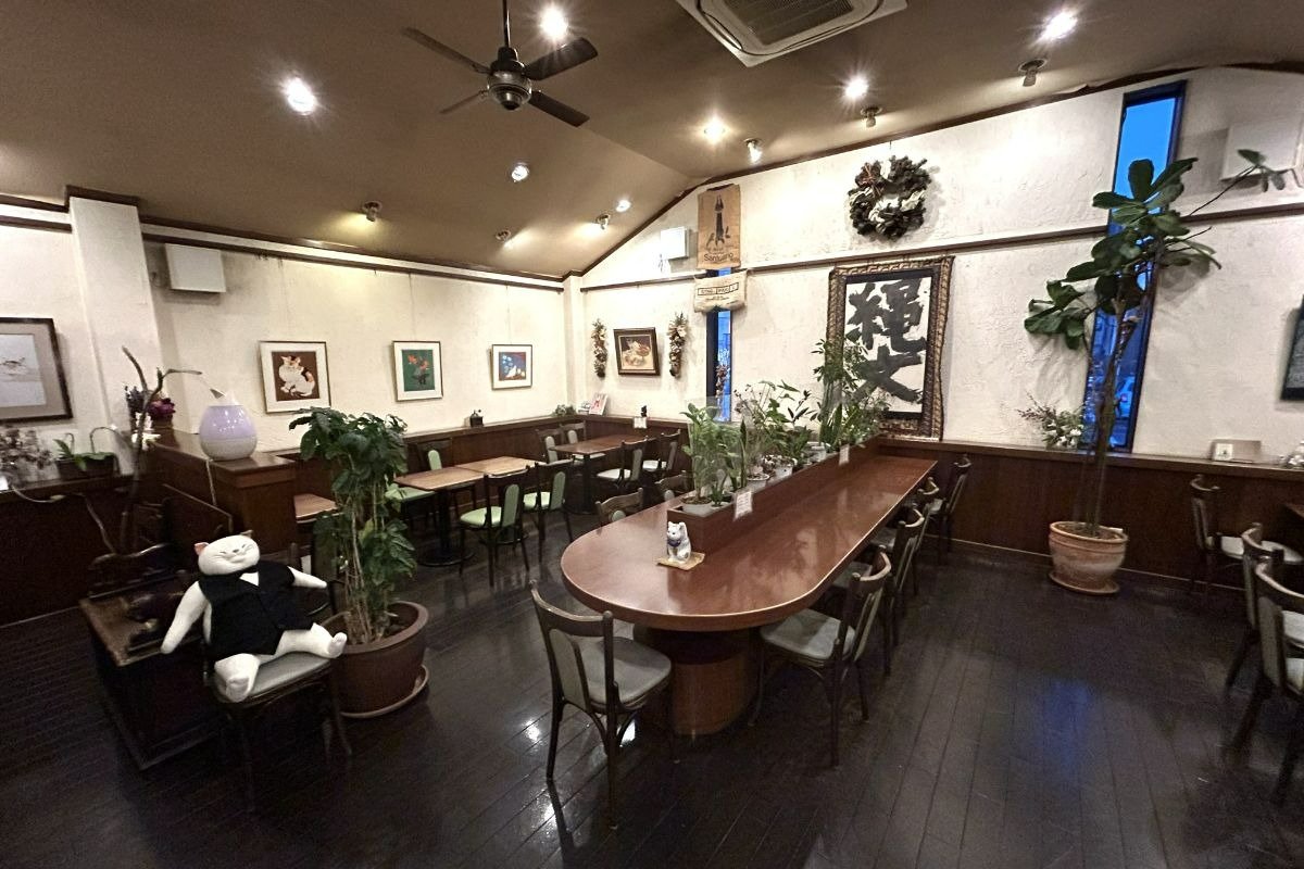 コーヒーの香りに包まれる店内
