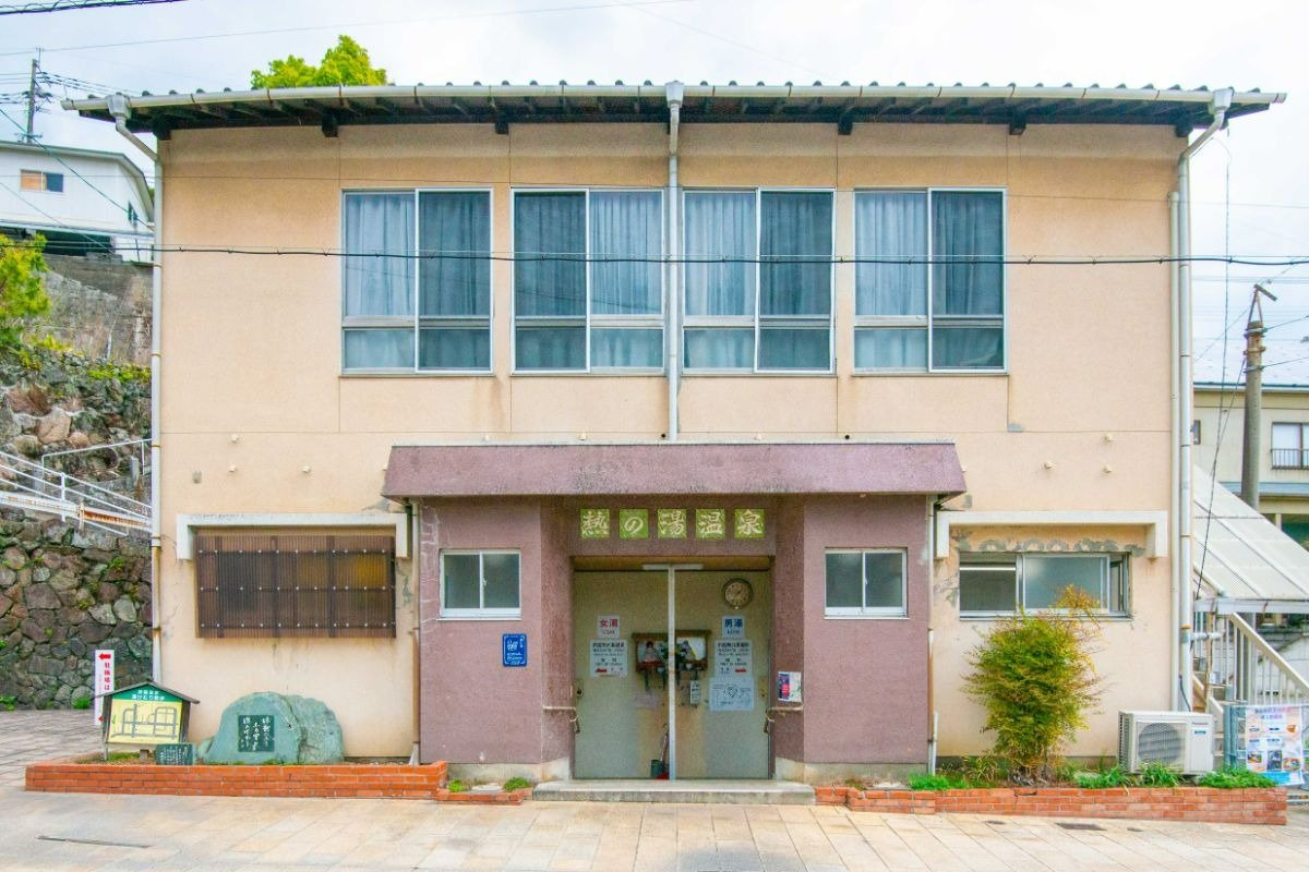 レトロな建物。2階は公民館として利用されています