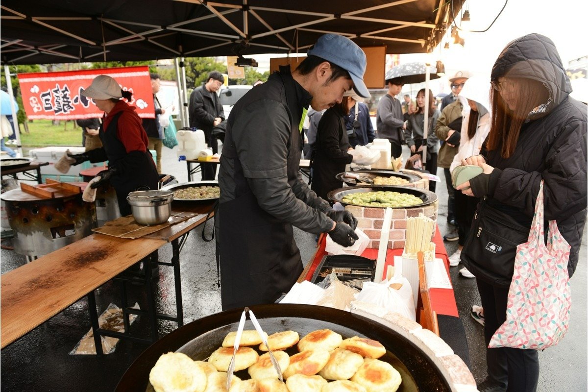 熱々の肉汁が弾ける「点心工房」の「焼き小籠包」1個130円