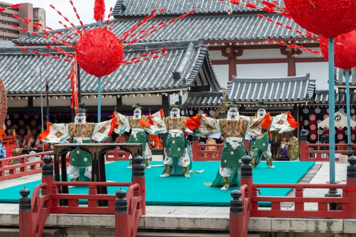 聖霊会で奉納される舞楽の演目「蘇利古（そりこ）」　写真／四天王寺、協力／雅亮会