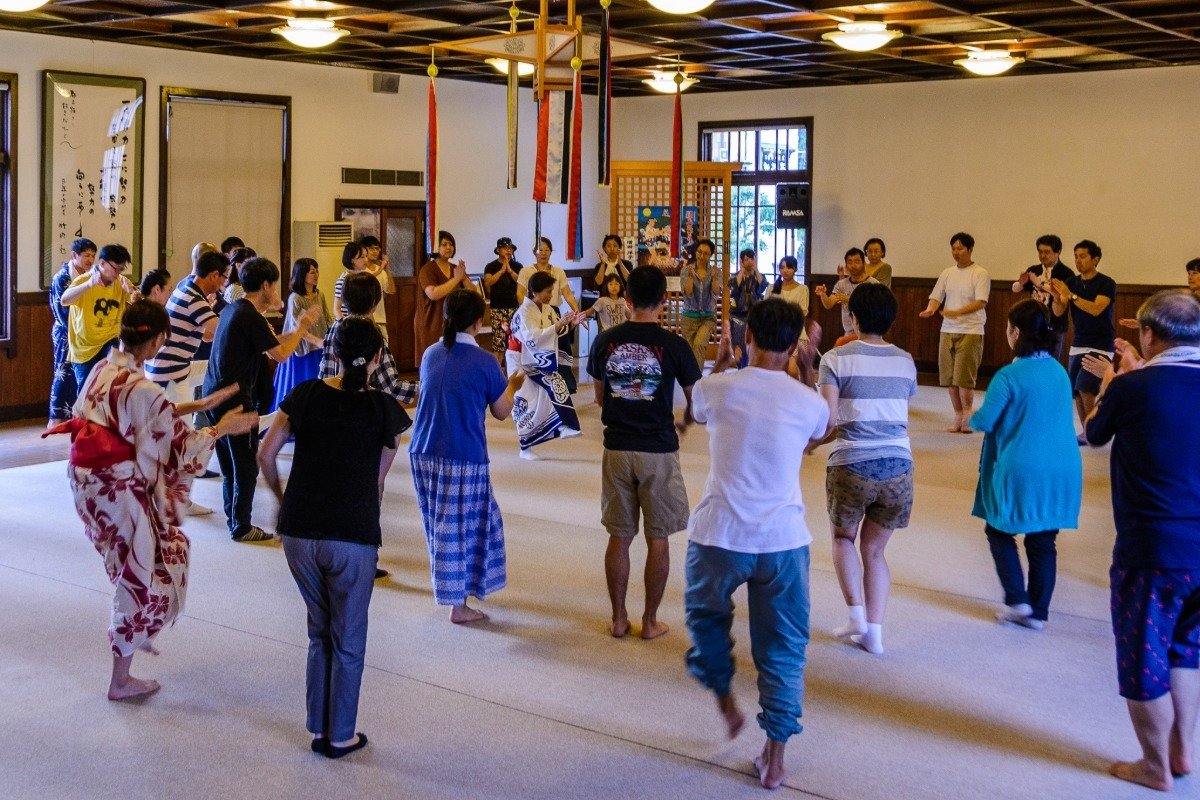 郡上おどり夏季定期講習　写真／郡上八幡観光協会