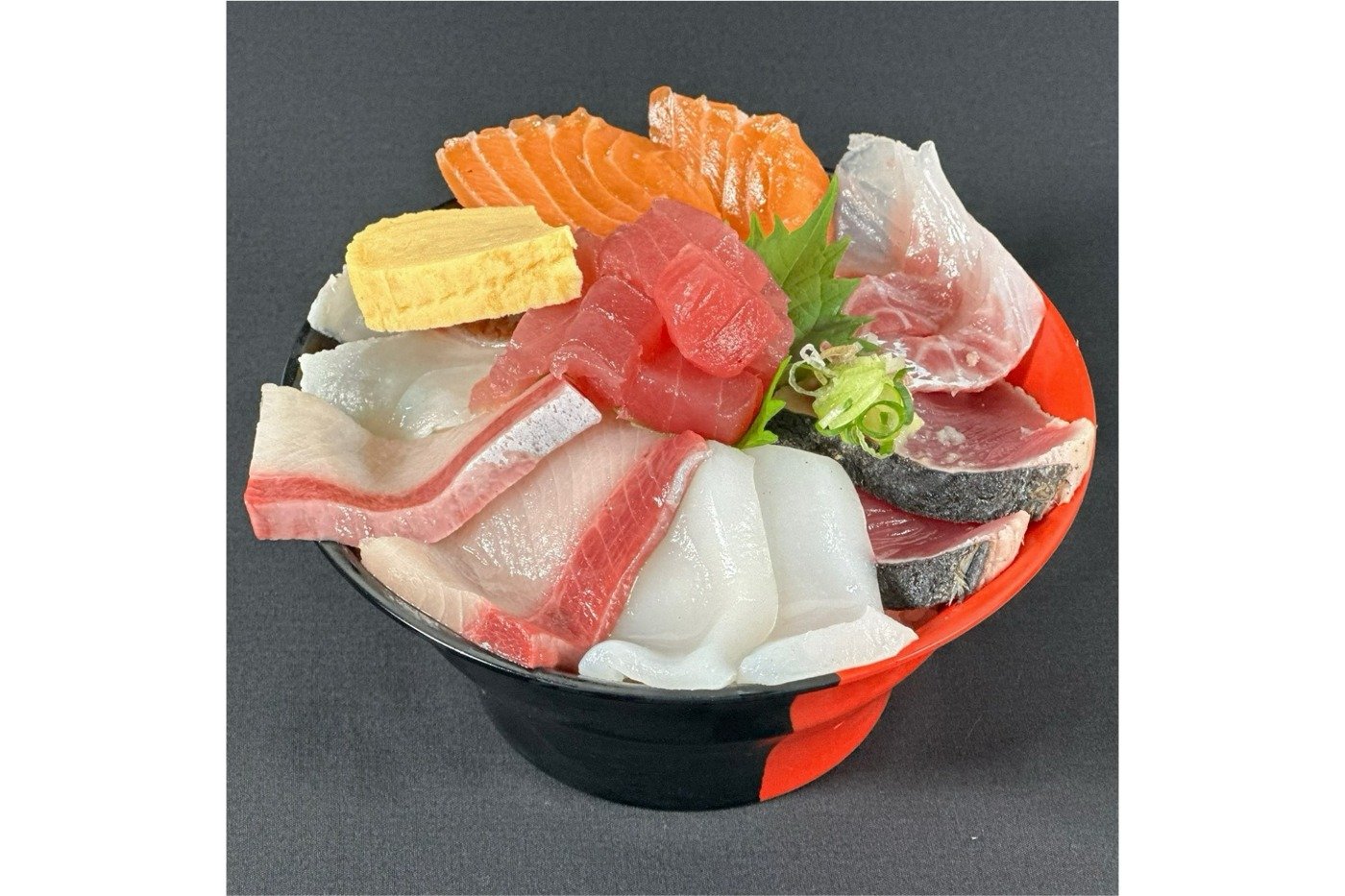 新鮮でボリューム満点の「海鮮丼」1580円
