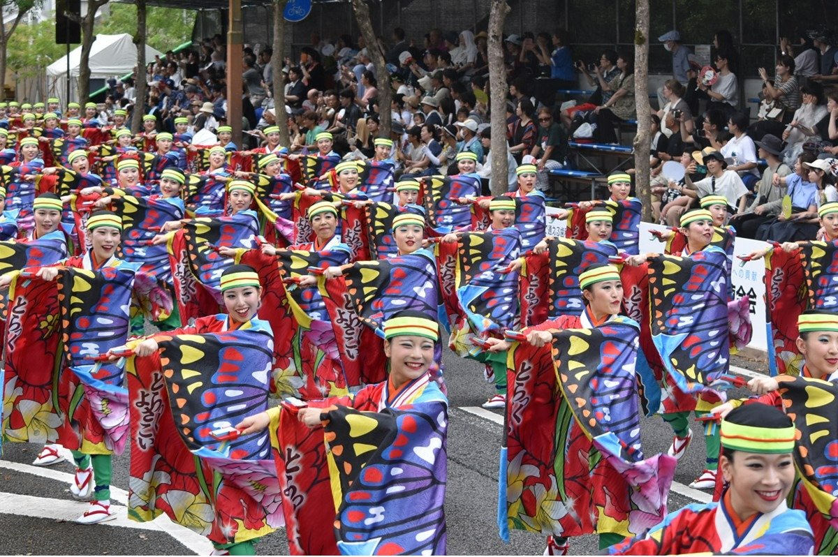 鳴子が特徴のよさこい祭り