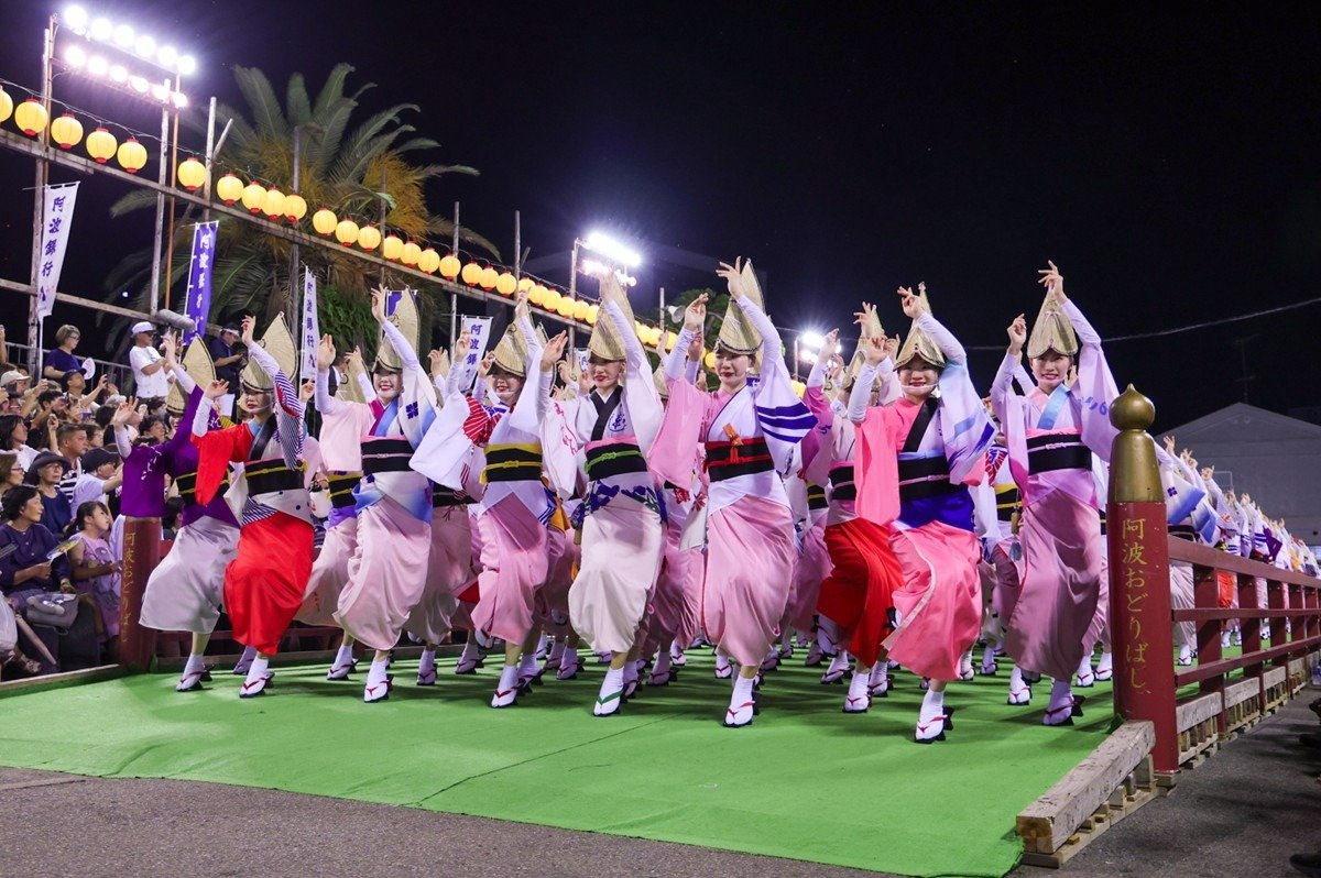 南内町演舞場の総おどり