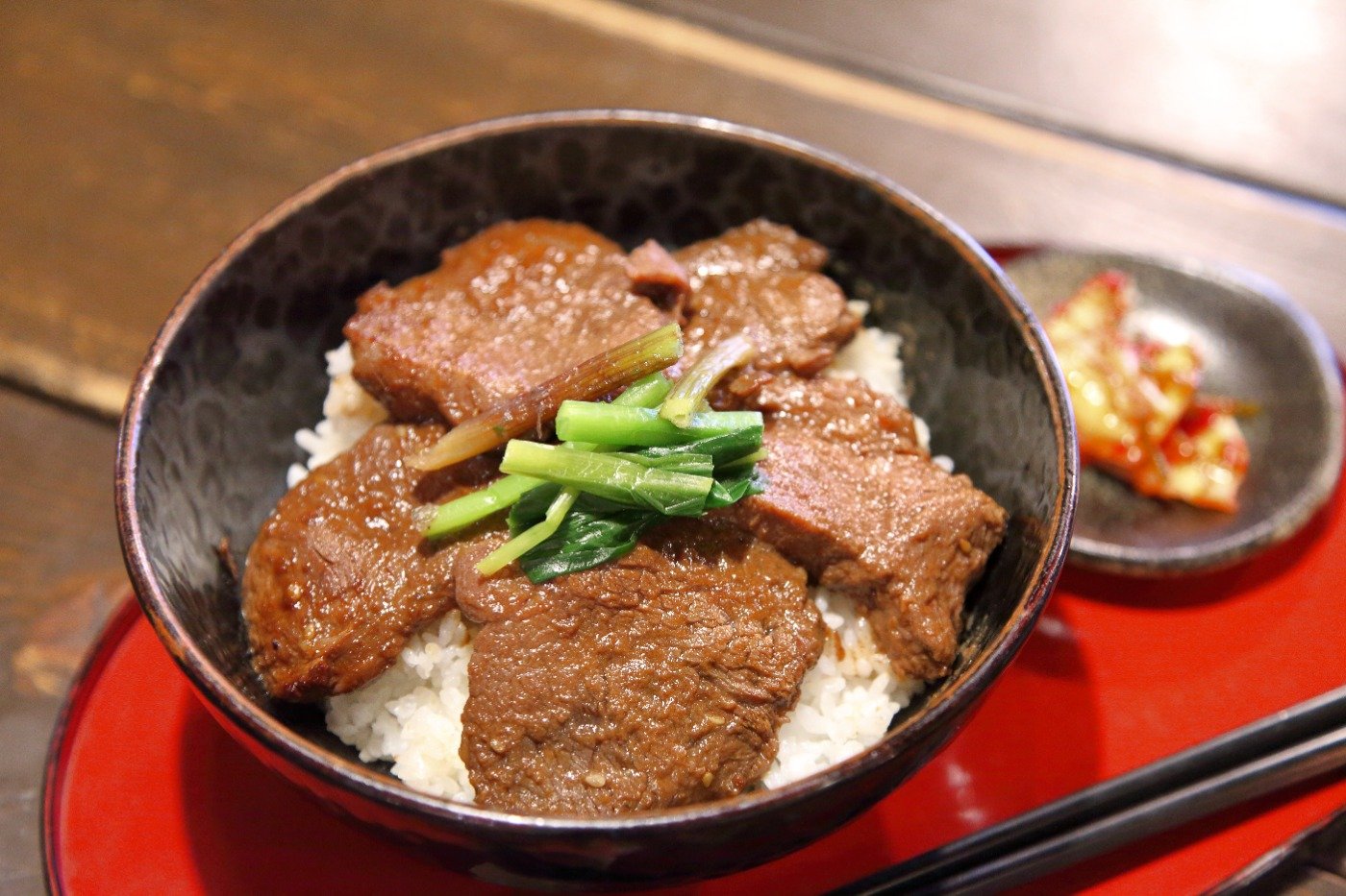 鹿肉を使った「ユック丼」1430円