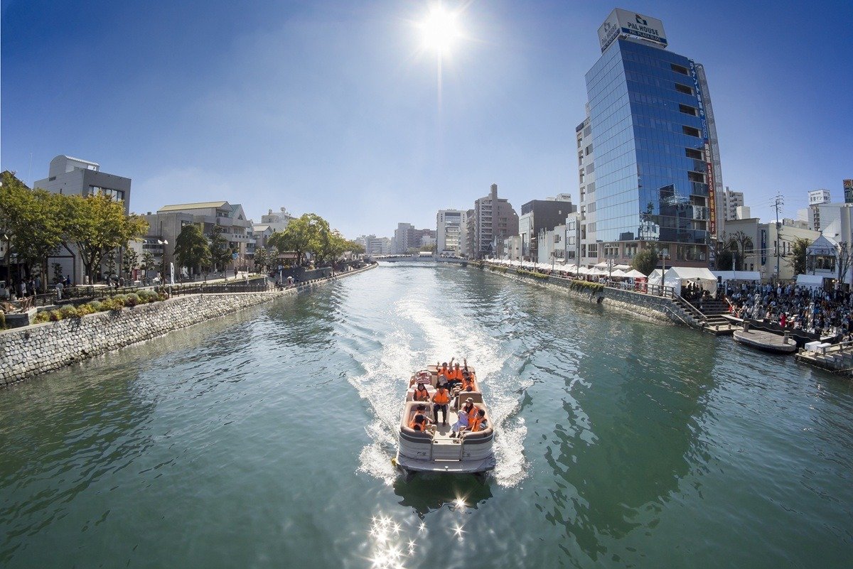 徳島城周辺を周遊する「ひょうたん島クルーズ」写真／徳島市