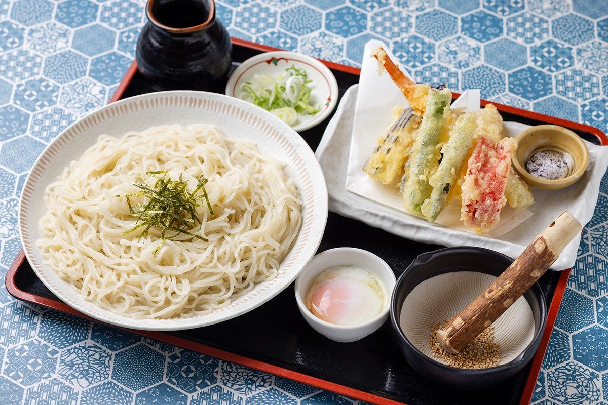 天ざる「ささめうどん」（旬彩天ぷら付き）1700円