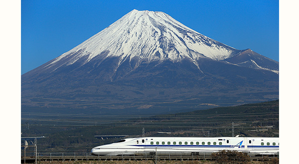 東海道新幹線に乗って
記念グッズや駅弁をゲット！


