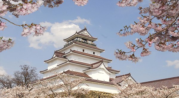 城下町を見下ろすまちのシンボル･鶴ヶ城

