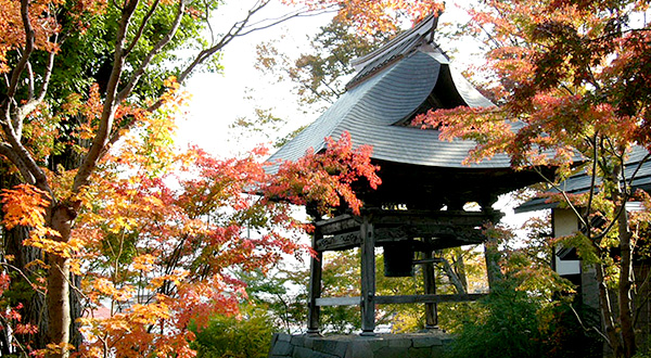 寺巡りとともに楽しむ
飯山の紅葉狩り

