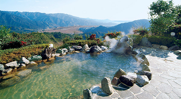 体を芯から温める天然温泉
「ホテルジェイズ日南リゾート」

