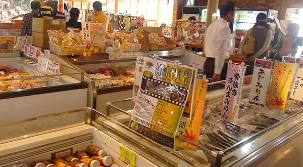 珍味や名物が目白押し！
「道の駅 紀伊長島マンボウ」