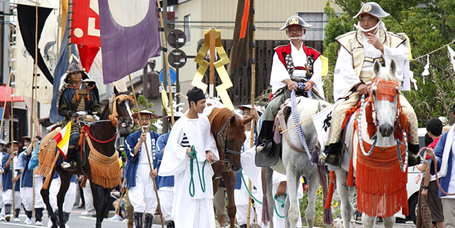 絢爛たる騎馬武者の雄姿は
さながら歴史絵巻のよう


