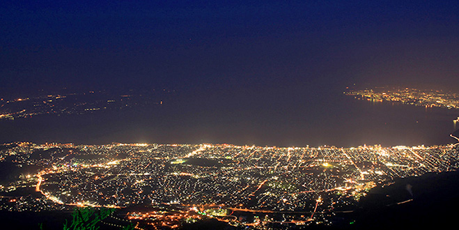 西日本最大級のロープウェイで
キラキラ夜景の特等席へ


