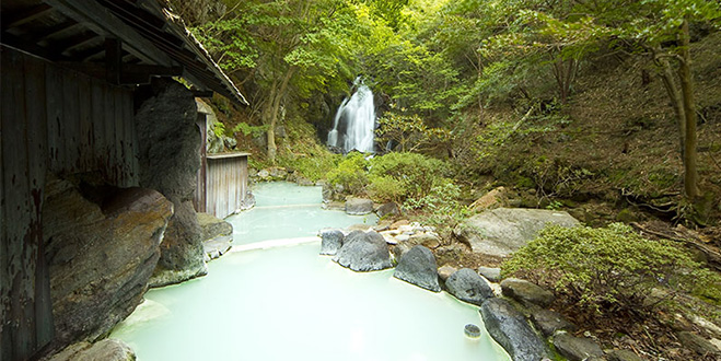 成分豊富な硫黄冷鉱泉は
知る人ぞ知る秘湯

