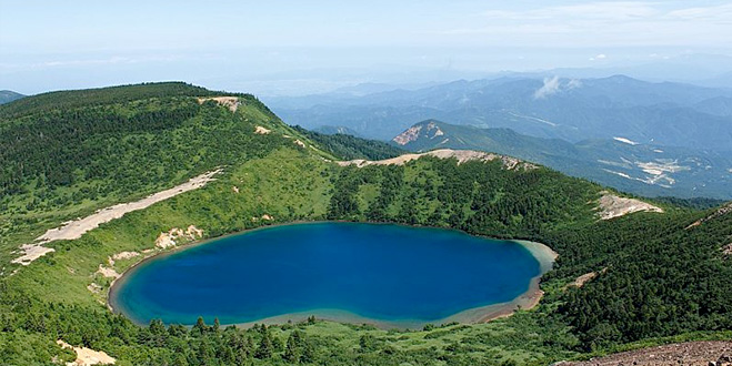 LAKE
五色沼（ごしきぬま）
