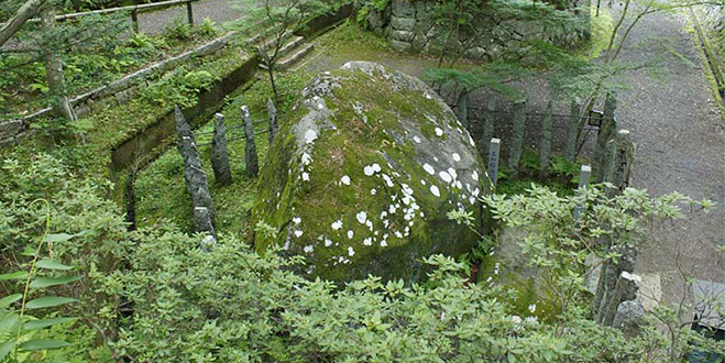 STONE
文知摺（もぢずり）石
