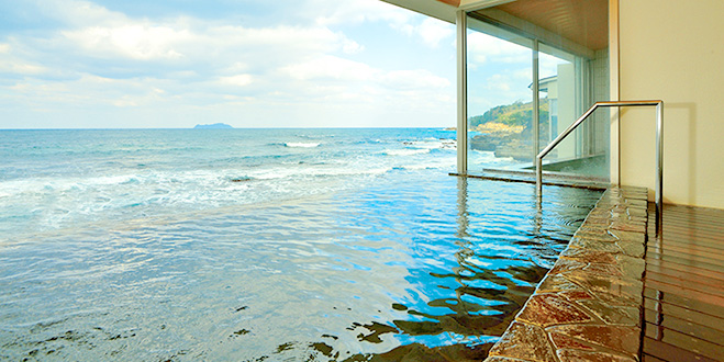 HOT SPRING
荒磯温泉 荒磯館



